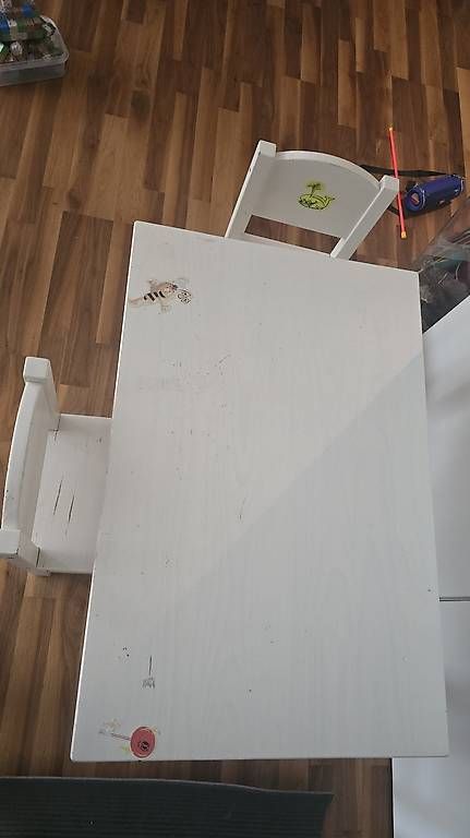 Tavoli: Kindertisch und zwei Stühle – Usato da Kaltbrunn venduto da Dukiru123 2