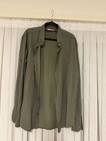 Herren Hemd US Polo Assn gruen gepunktet guter Zustand