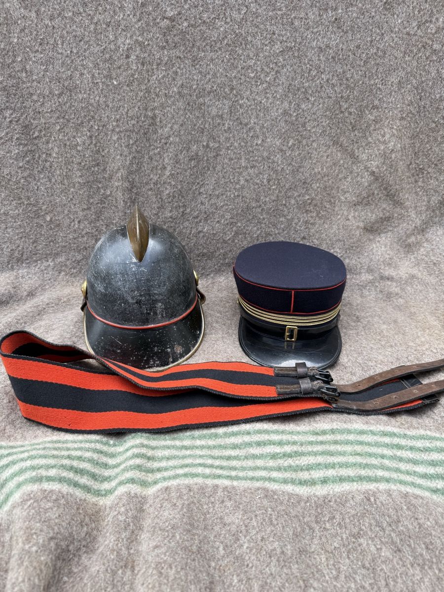 Uniformen: Lot uniforme pompier – Gebraucht aus Fribourg von Ardoffel