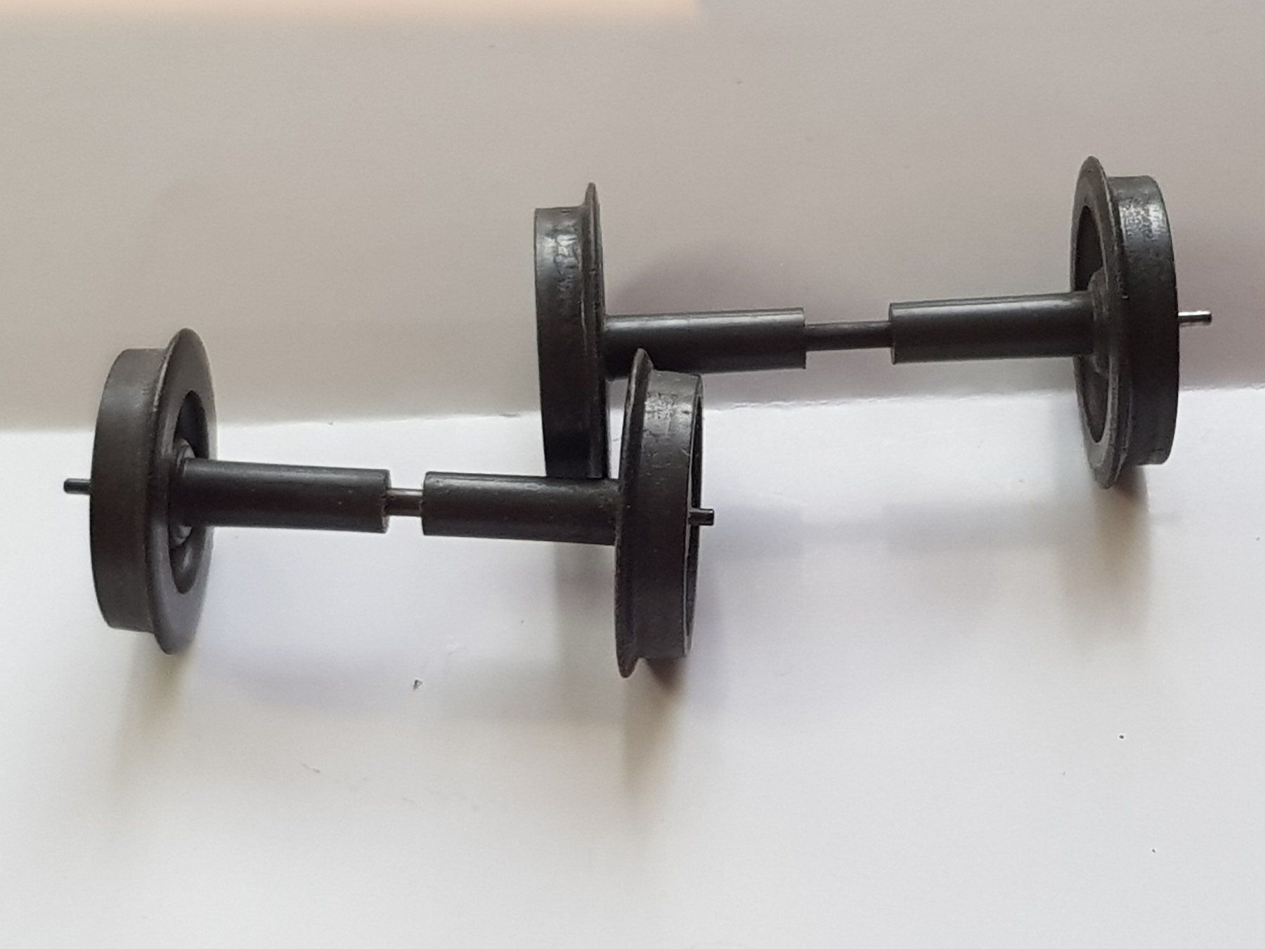Rivarossi Modelleisenbahnen: 2 Rivarossi Achsen – Gebraucht aus Luzern von inca55 2