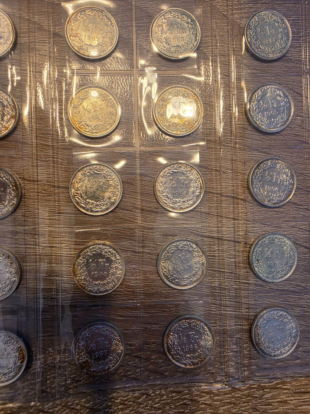 Tutti le monete: pièces 50cts 54x ab 1.- – Usato da Fribourg venduto da yan_z5fr 2