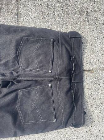 Pantalon de ski/snowboard noir, taille ajustable.