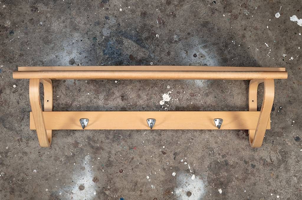 Artek Garderobe: Alvar Aalto Garderobe – Gebraucht aus Beringen von 8222Beringen