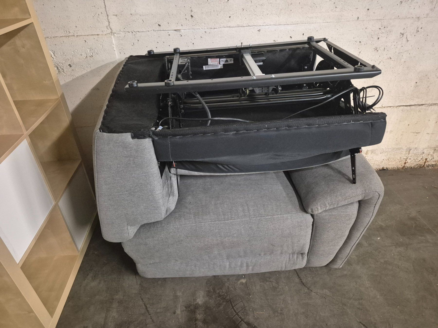 Divani: Sofa mit Relaxfunktion – Usato da Burgdorf venduto da Fugazi28 4