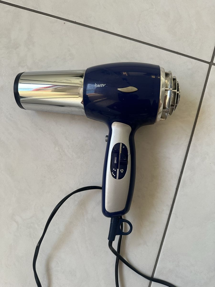 Sèche-cheveux: Haartrockner Föhn – D'occasion à Volketswil par Gujo 2