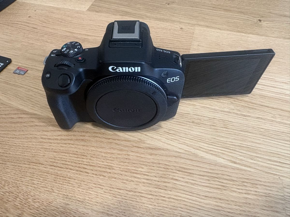 Canon Appareil photo: Canon EOS R50 +objectif RF 100-400mm +accessoires – D'occasion à Neuchâtel par Market_Dematos 3