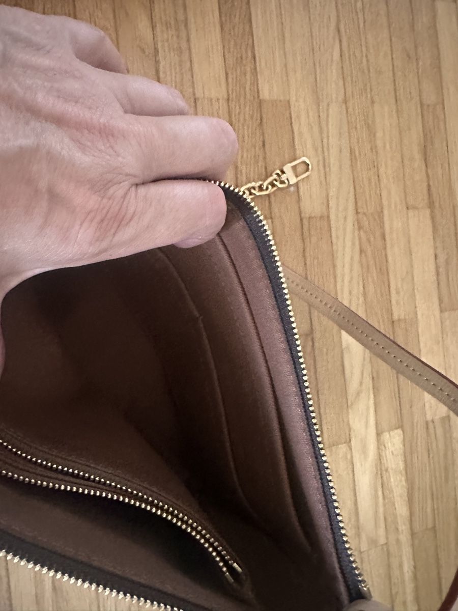 Louis Vuitton Taschen: Louis Vuitton Pochette Accessoires – Neu (gemäss Beschreibung) aus Männedorf von Mag3 3