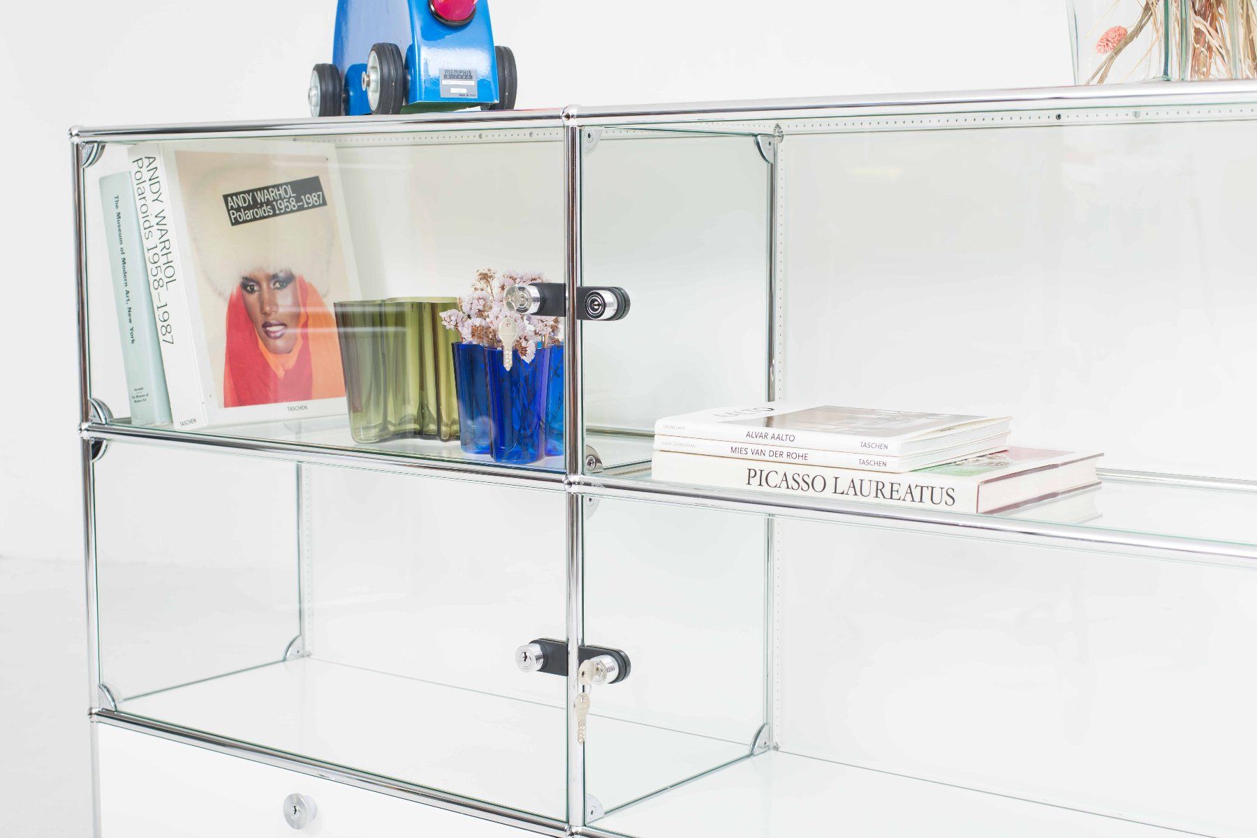 USM Cassettiere: USM Kommode in Reinweiss mit Glastüren – Usato da Zürich venduto da STUZH38 3