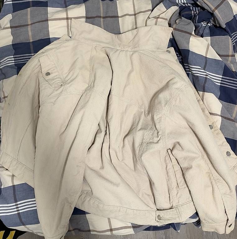 Giacche: Veste blanche en laine  – Nuovo e nell'imballaggio originale da La Croix (Lutry) venduto da ize_tts8 2