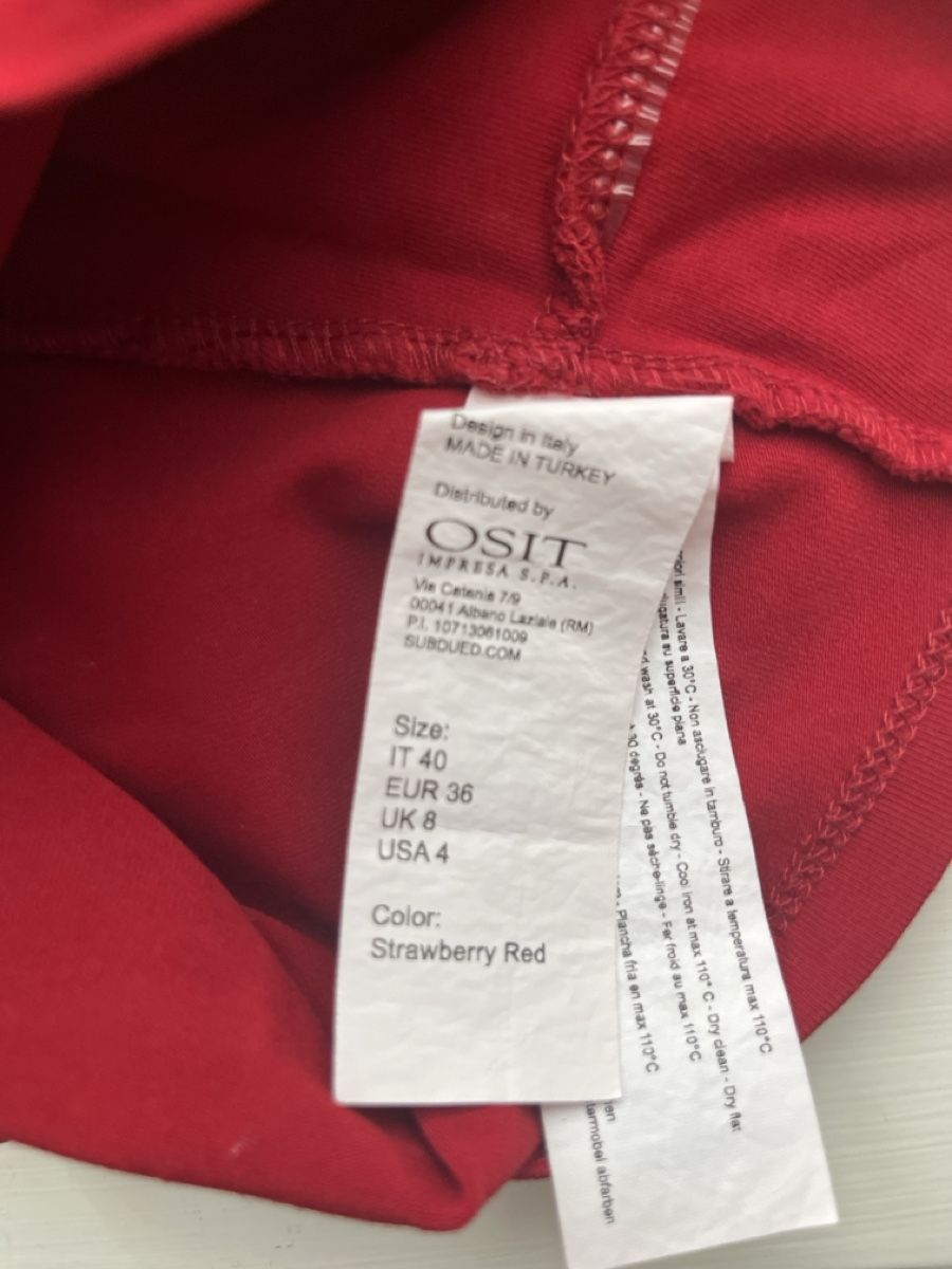 Blusen, T-Shirts & Tops: Subdued red top excellent condition – Gebraucht aus Rüschlikon von ant_5v7g 2