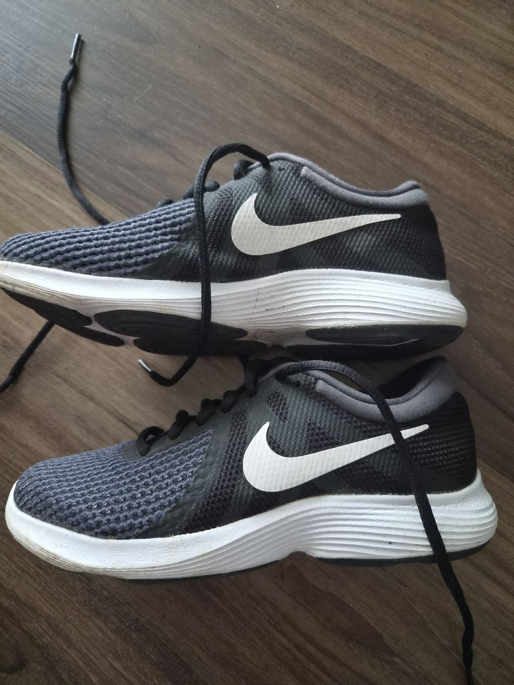 Nike Scarpe da uomo: Nike Turnsche Grösse 35.5 – Usato da Altishofen venduto da tammy05