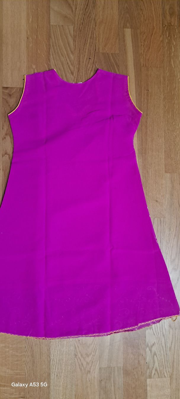 Vestiti & Gonne: Süsses Sommerkleid Mädchen Gr. 32 pink mit Silbermuster – Nuovo (secondo la descrizione) da Bern venduto da mahilini 3