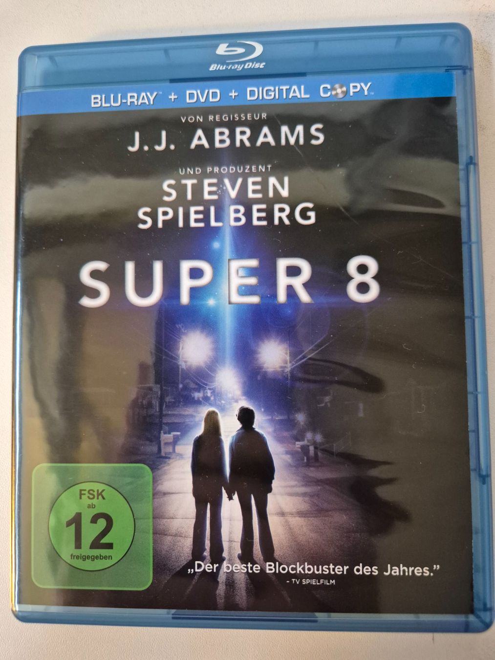 Tutti i DVDs: Super 8 Blu-Ray/DVD – Usato da Lindau venduto da Hammy0740
