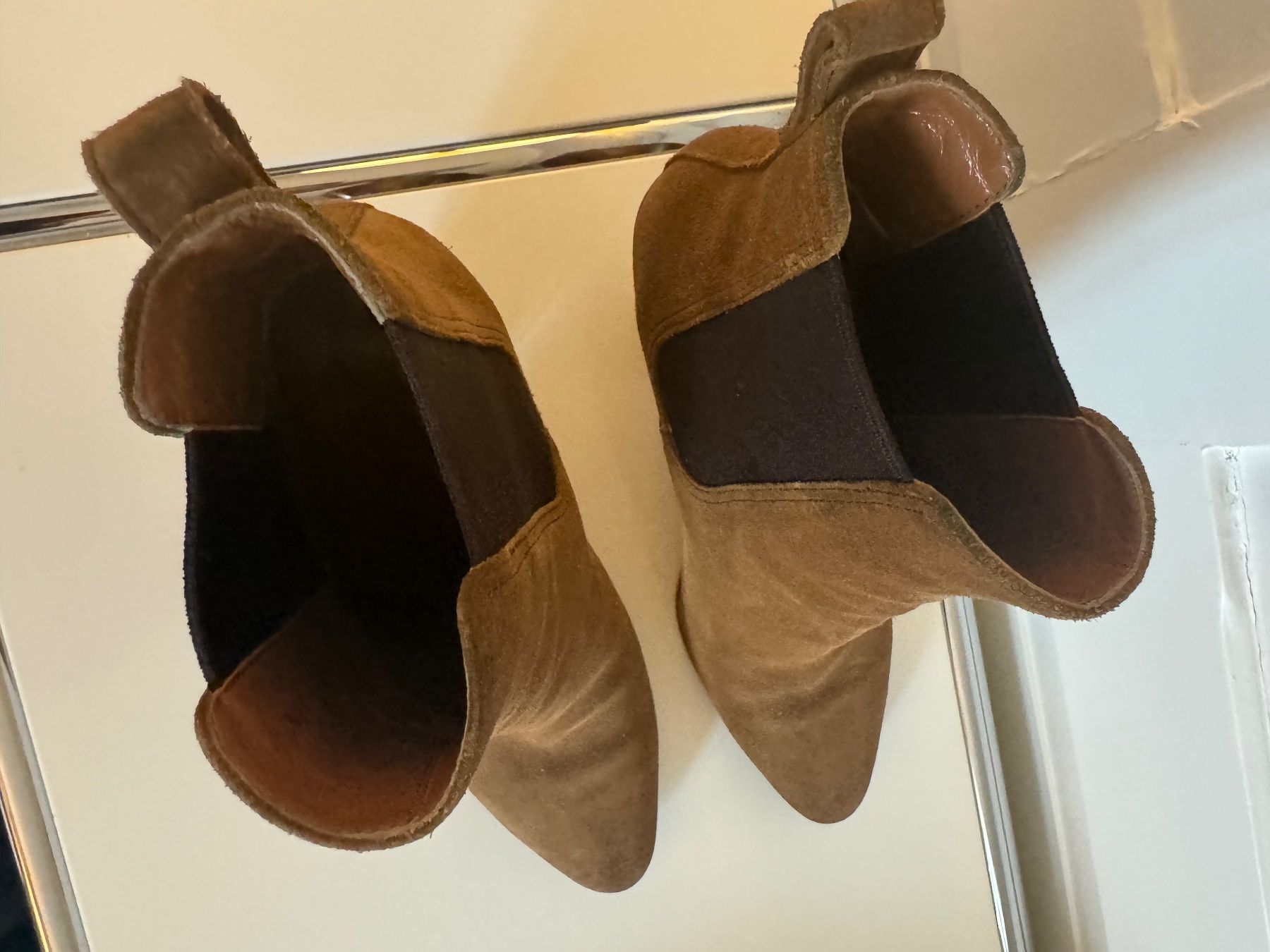 Bally Damenschuhe: Original Bally Theresia Boots in 37.5 – Gebraucht aus Meilen von Antete 3