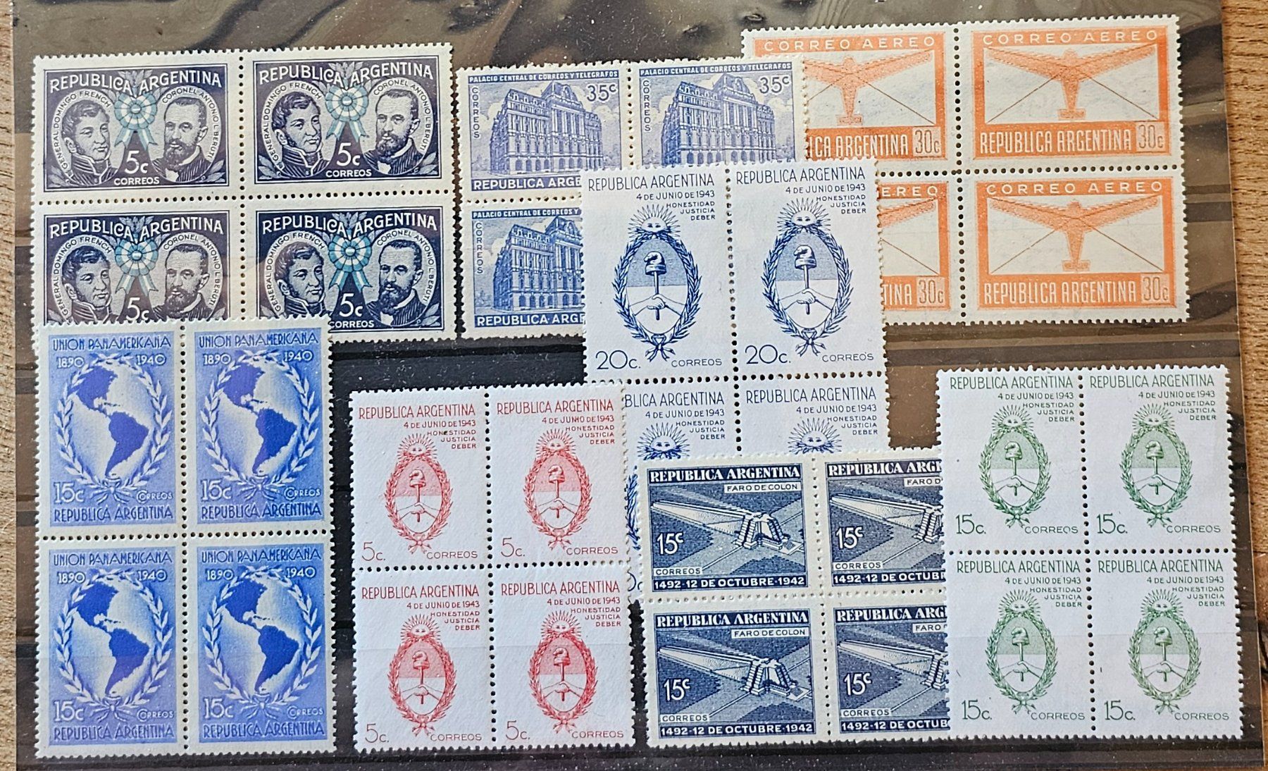 Tous les timbres: ARGENTINIEN - 4er-Bl. ** – Neuf (Voir description) à Les Valettes par Nuba1