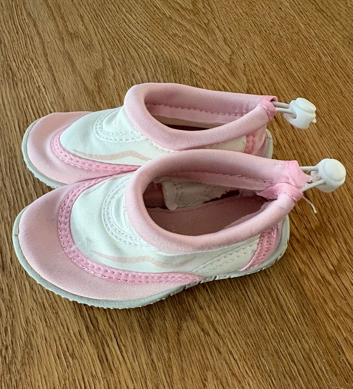 Chaussures filles: Badeschuhe Grösse 22 – D'occasion à Wangen ZH par pink28 1