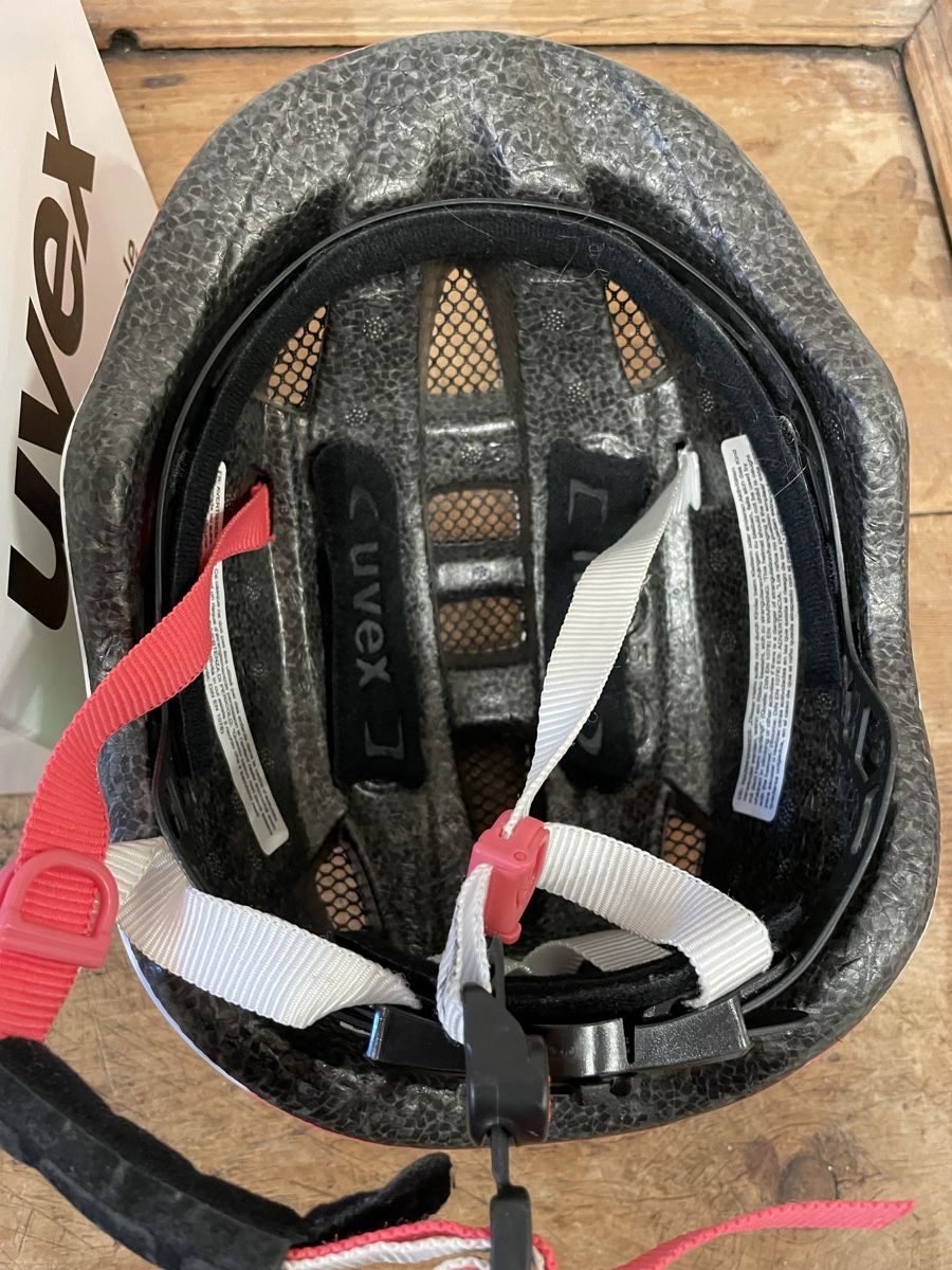 Uvex Caschi: Kinderhelm Uvex 46-52cm – Usato da Davos Frauenkirch venduto da p.lugnan 2