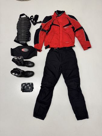 Komplette Motorradbekleidung