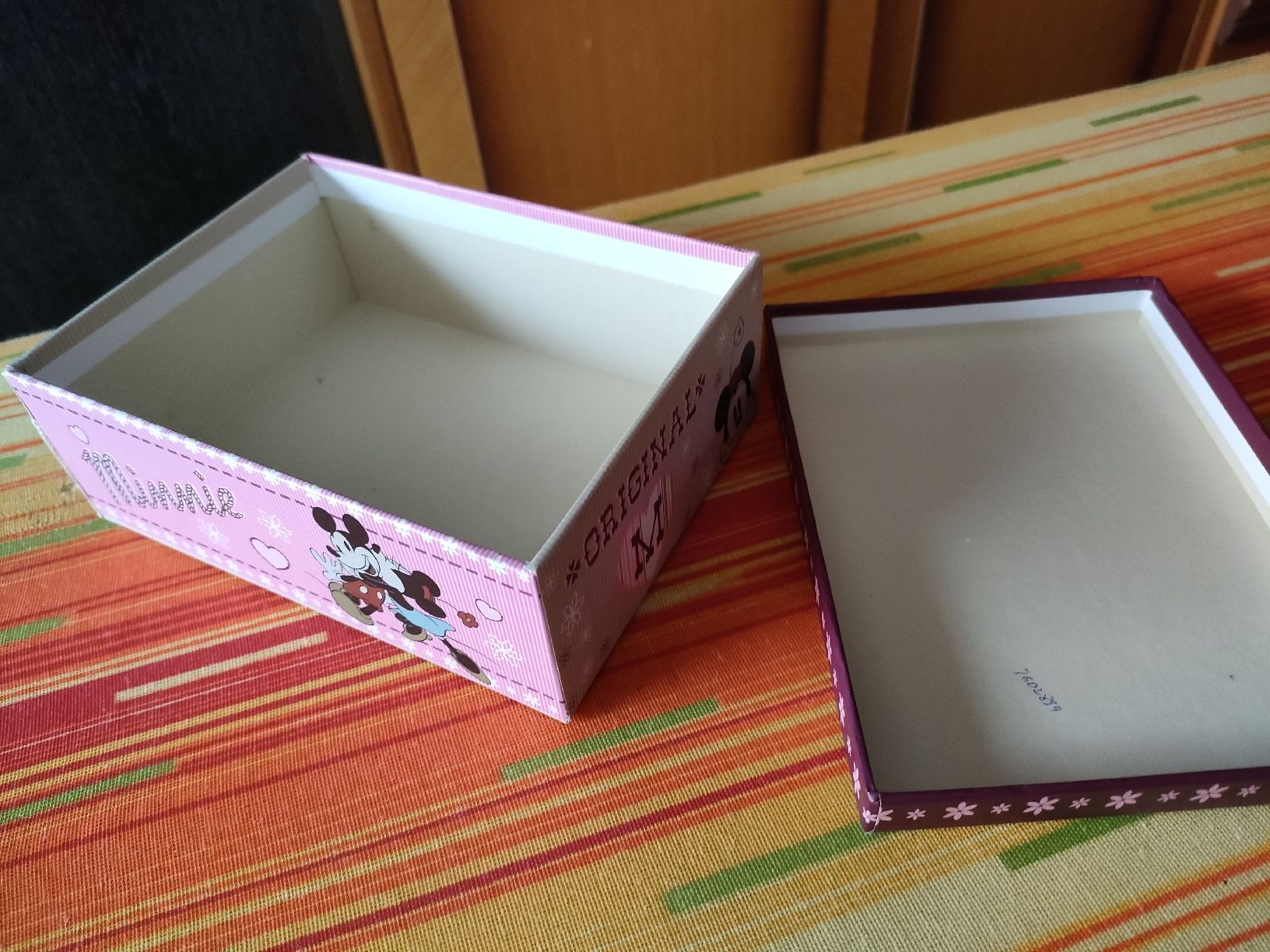 Casse di trasporto: Minnie Mouse - Dysney Kartonbox – Usato da Muri AG venduto da Mupuputs 1