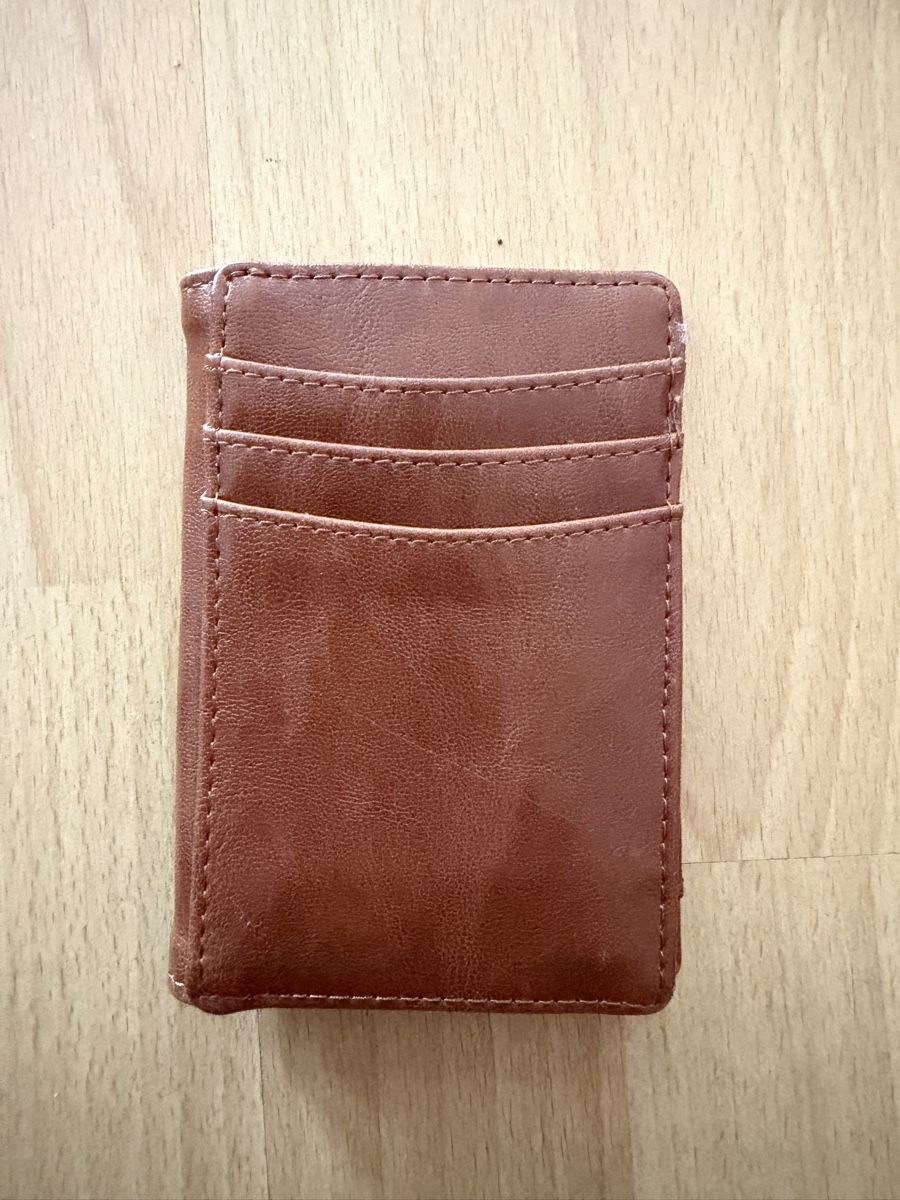 Autres pour enfant & bébé: Brown Wallet Bifold ID Window Good Condition – Neuf (Voir description) à Zürich par Wick.j 2