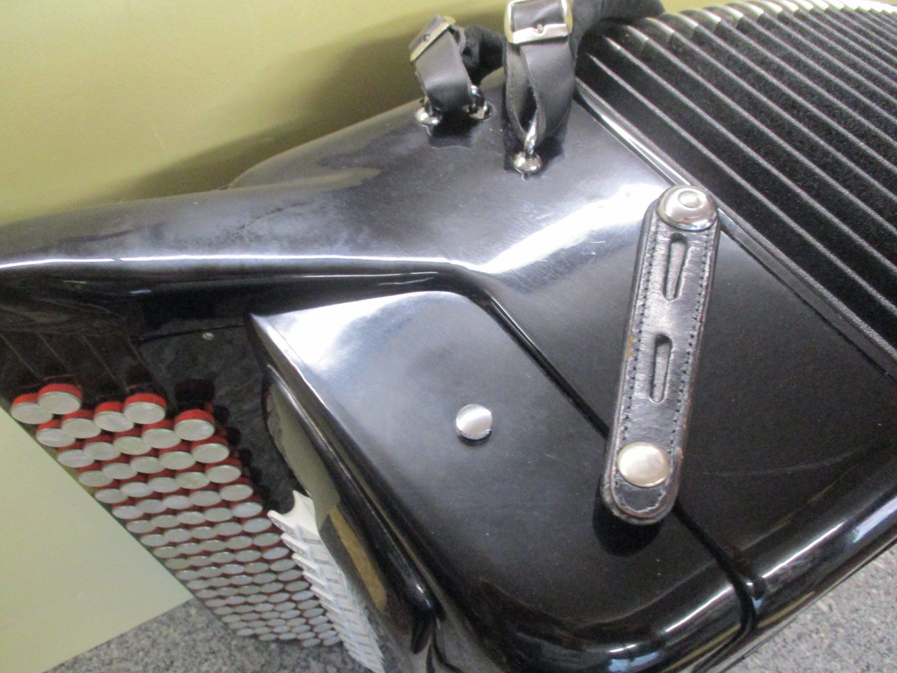 Strumenti musicali: Akkordeon Giulietti B-Griff Cassotto – Usato da Jegenstorf venduto da Oktavio 7