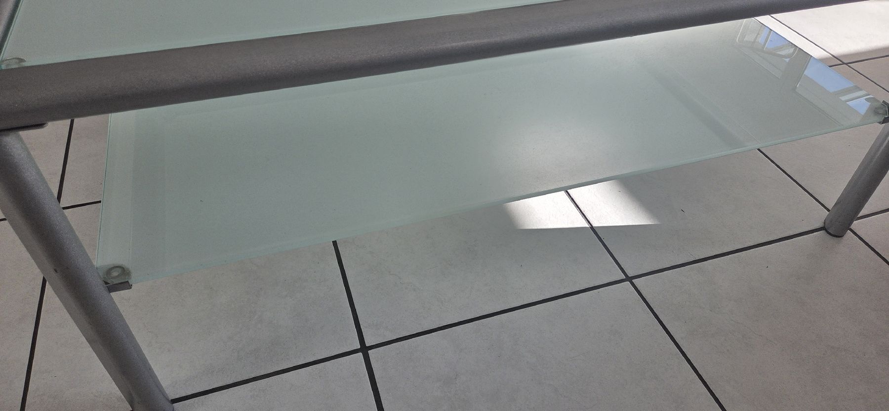 Tables: Couchtisch Glasplatten Metallrahmen – D'occasion à Aegerten par elmasela 1
