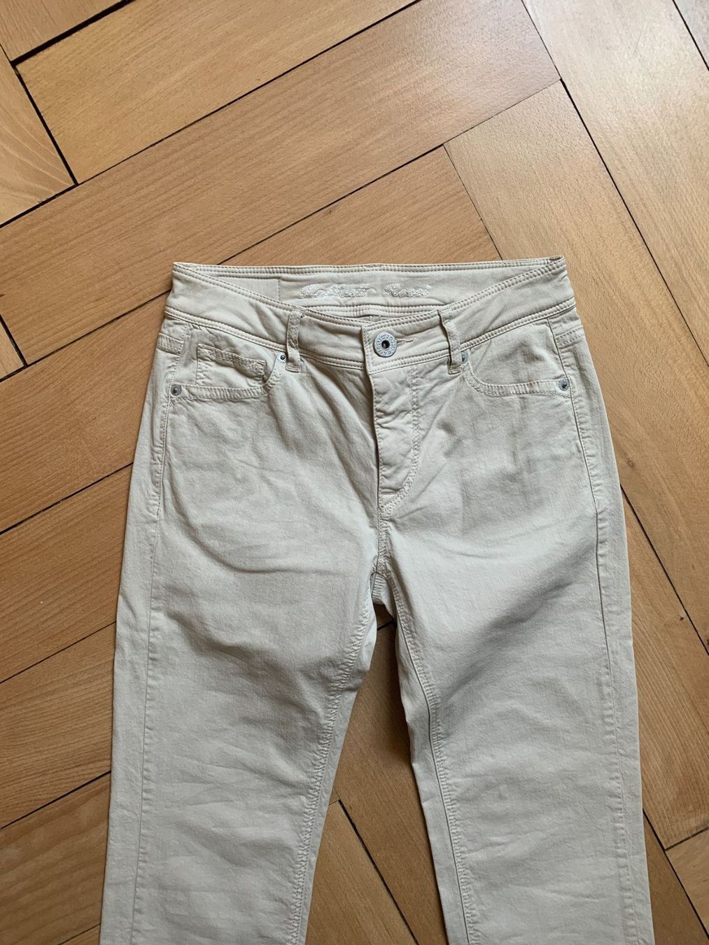 Raffaello Rossi Jeans: RAFFAELLO ROSSI - Jeans beige XS – Usato da Zürich venduto da Diazaio 1
