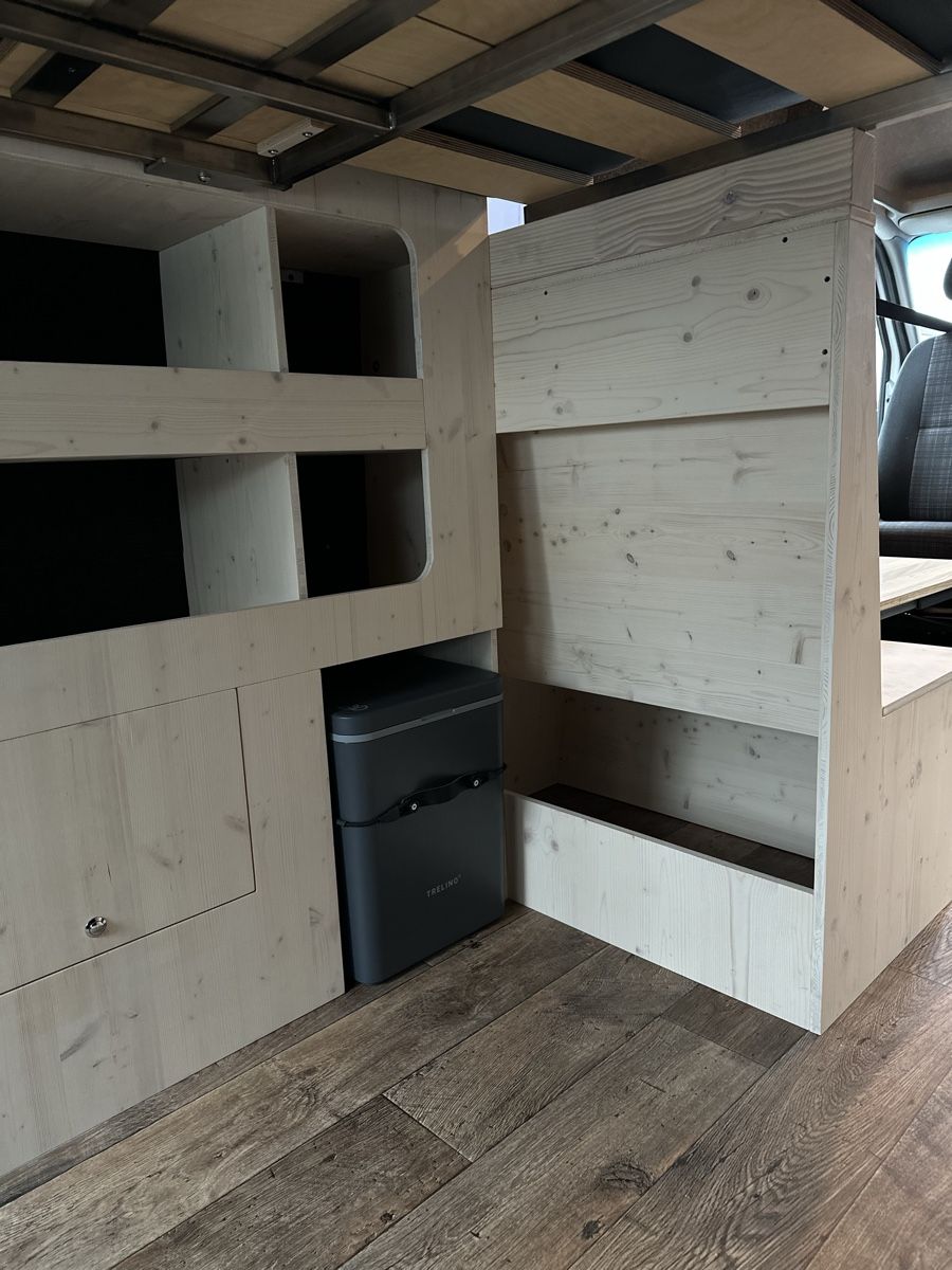 Mercedes-Benz Veicoli da campeggio: Mercedes Sprinter 319 CDI 4x4 W906 Camper – Usato da Sutz venduto da charis1411 6