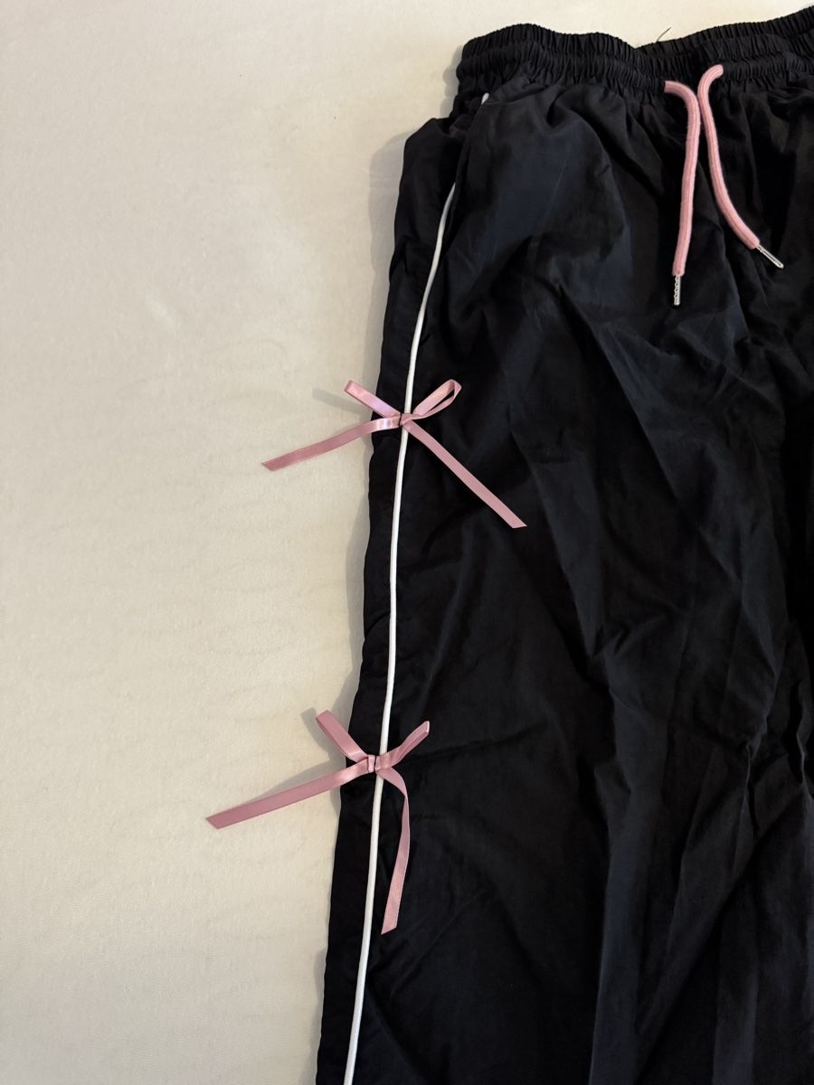 Pantaloni: BLACK PANTS WITH PINK BOWS🎀 – Usato da Dietikon venduto da athiinax 2
