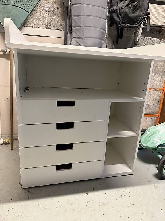Tables à langer & accessoires: Table à langer IKEA smastad  – D'occasion à Genève par men_xp7d 2