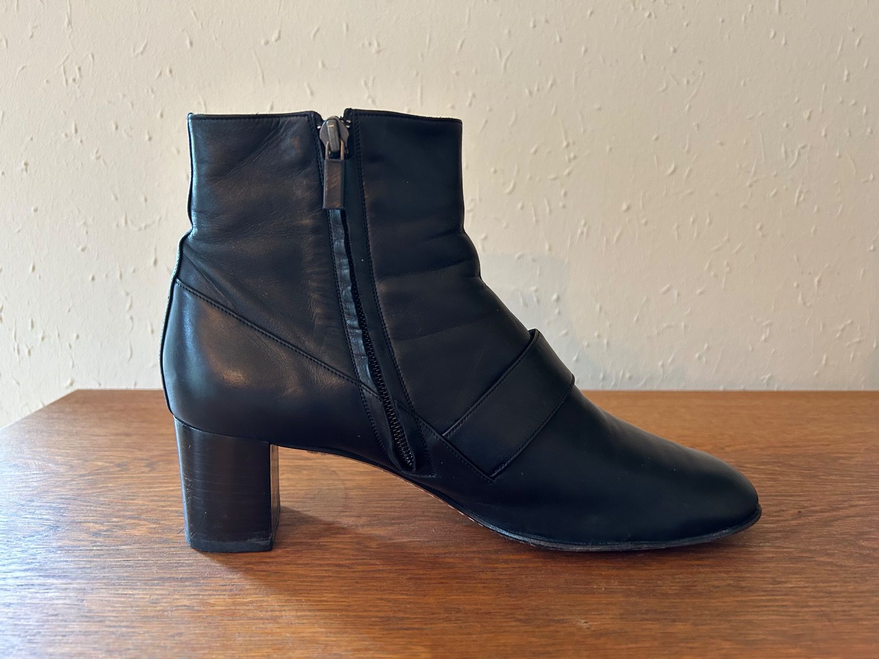 Louis Vuitton Scarpe da donna: Louis Vuitton Ankle Boots Gr. 38.5 – Usato da Wettingen venduto da frenzybaden 5