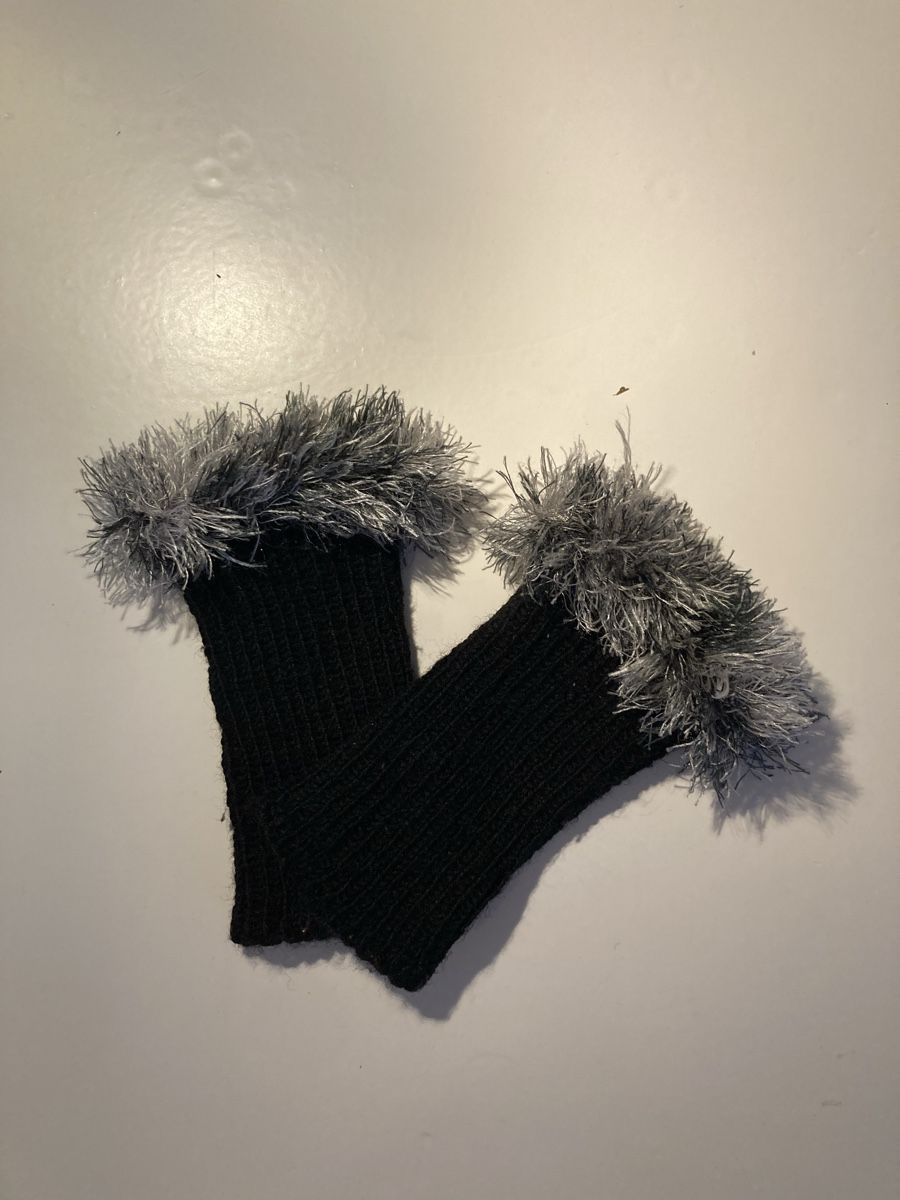 Altro in  Abbigliamento & Accessori: Pulswärmer aus Wolle – Usato da Bern venduto da marionheiniger