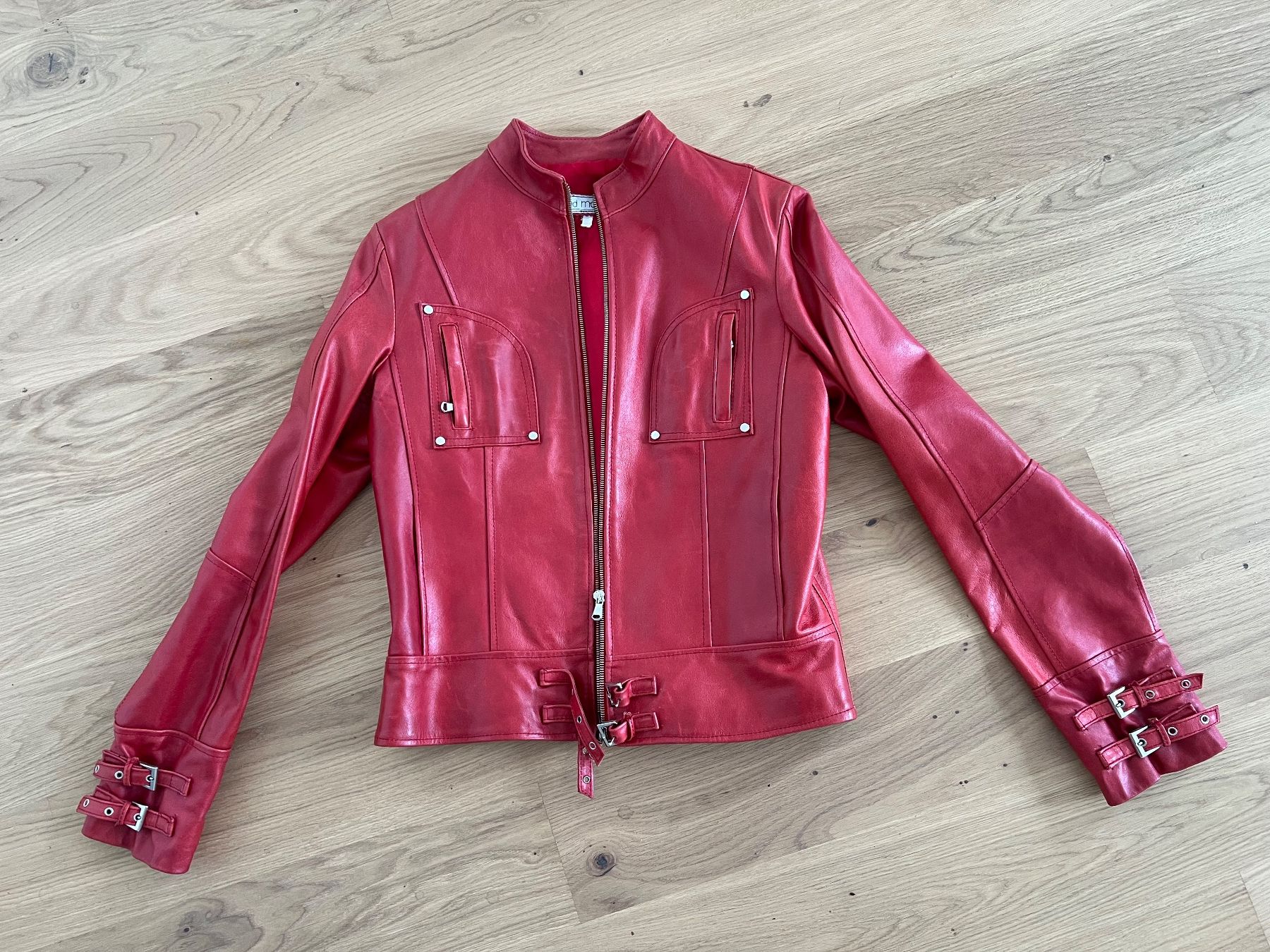 Jacken: Rote Lederjacke – Gebraucht aus Benken SG von lek_dz2k