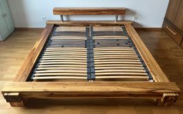 Lit en bois avec sommier réglable