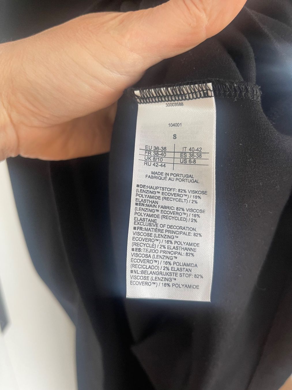 Armedangels Vestiti: ARMEDANGELS T-Shirt Kleid Schwarz S – Usato da Horgen venduto da Sol-verde 2