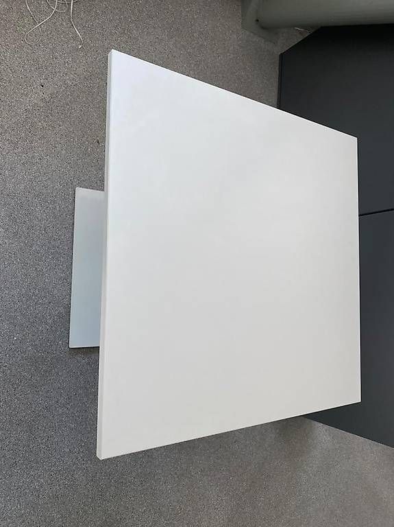 Tavoli: Tisch quadratisch von ZKD – Usato da Fehraltorf venduto da Sato01 1