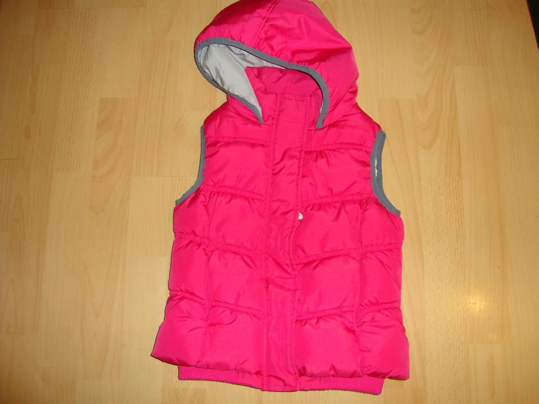 C&A Sonstige Mädchenkleider: warmes Gilet Marke C&A Gr. 110 – Gebraucht aus Oberriet SG von elternbabykind 2