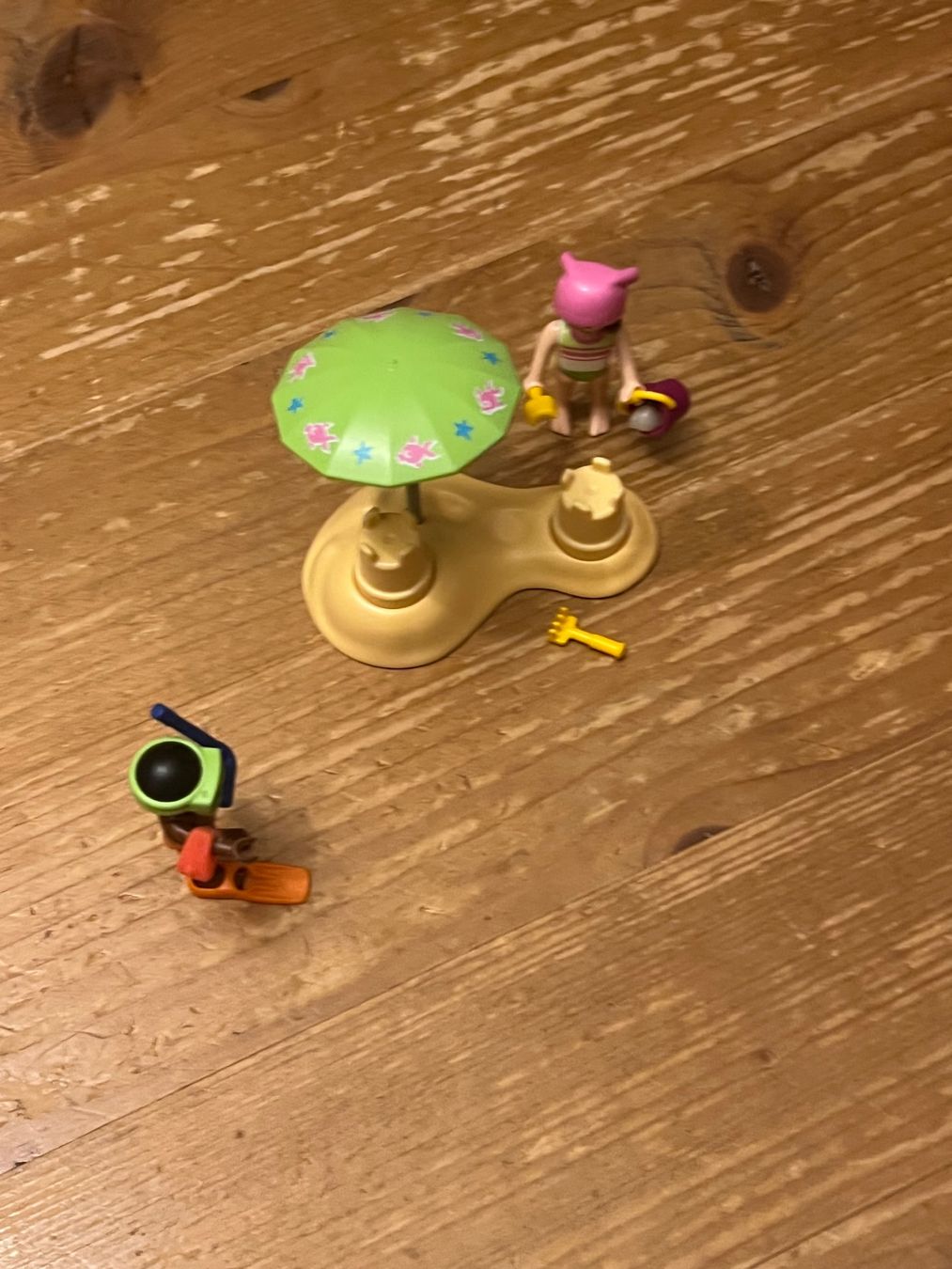 Playmobil Spielzeuge: Playmobil Kinder mit Sandburg 9085 – Neu (gemäss Beschreibung) aus Winterthur von lan_7vmz 1