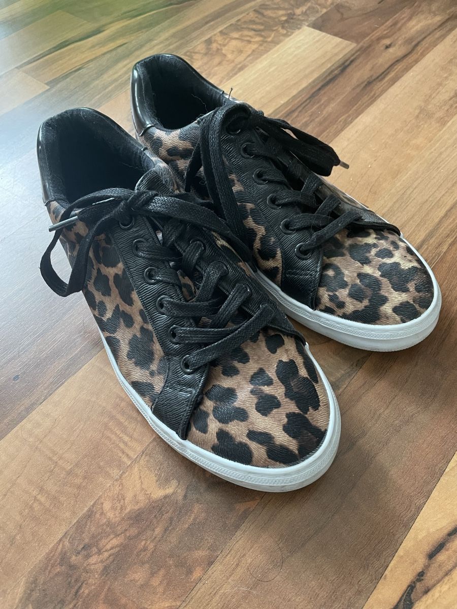 Damenschuhe: Leo sneaker grösse 39 sehr bequem – Gebraucht aus Ennenda von pao_ss5t