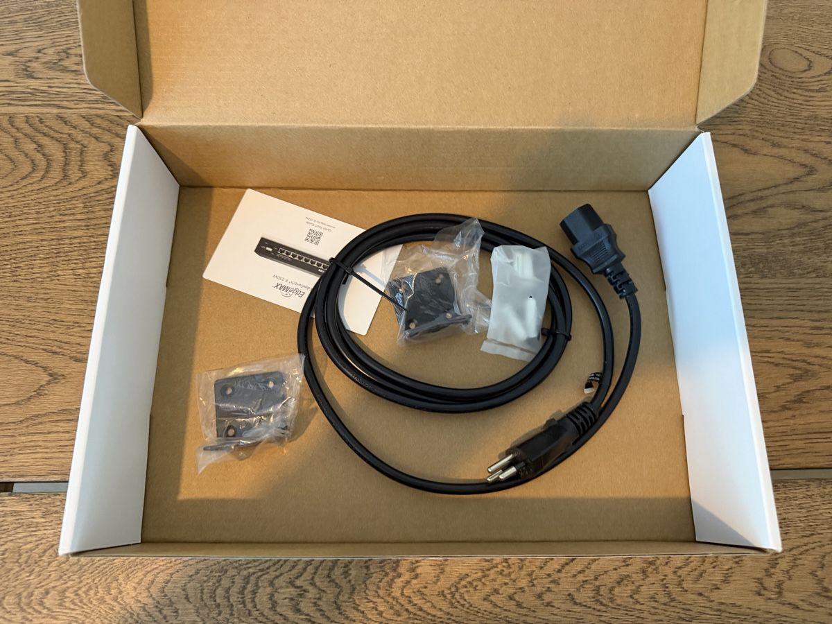 Ubiquiti Modems & Router: Ubiquiti EdgeSwitch 8 150W Network Switch, New – Gebraucht aus Freienbach von gio_cor 4