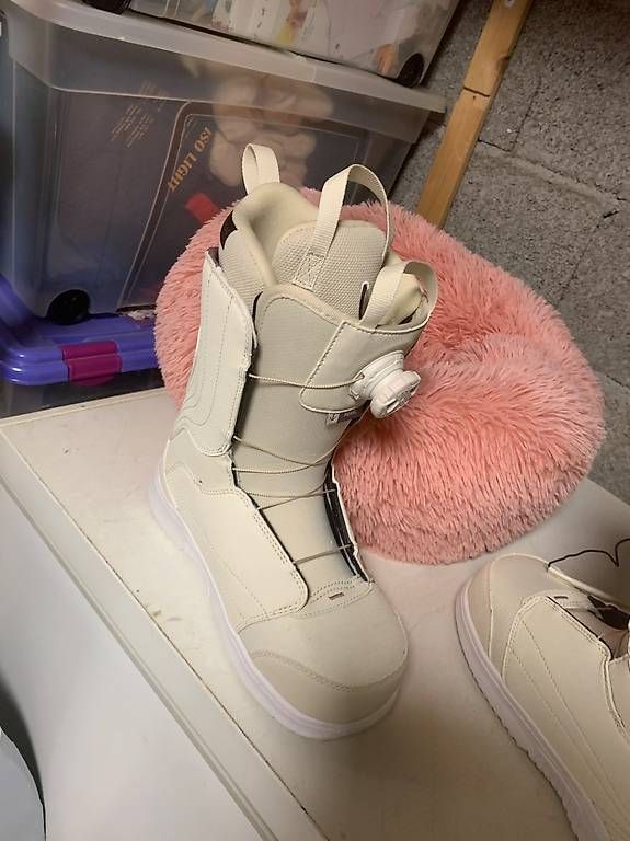 Chaussures femmes: Chaussure de snow  – Neuf avec emballage d'origine à Vétroz par emm_7nkz 3