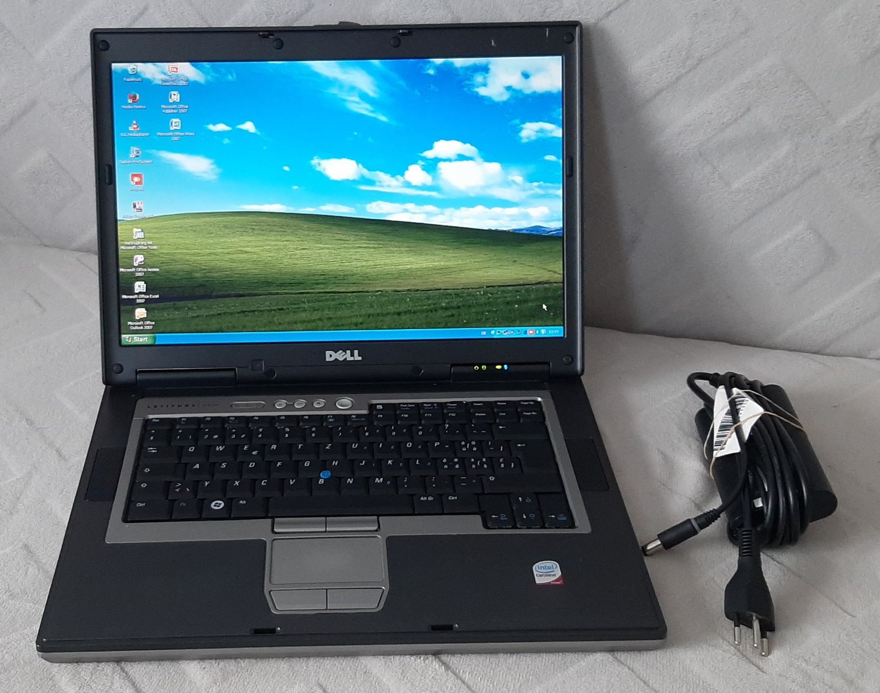 Dell Latitude D830 Windows XP & OFFICE 2007, Serial - RS-232 (Gebraucht ...