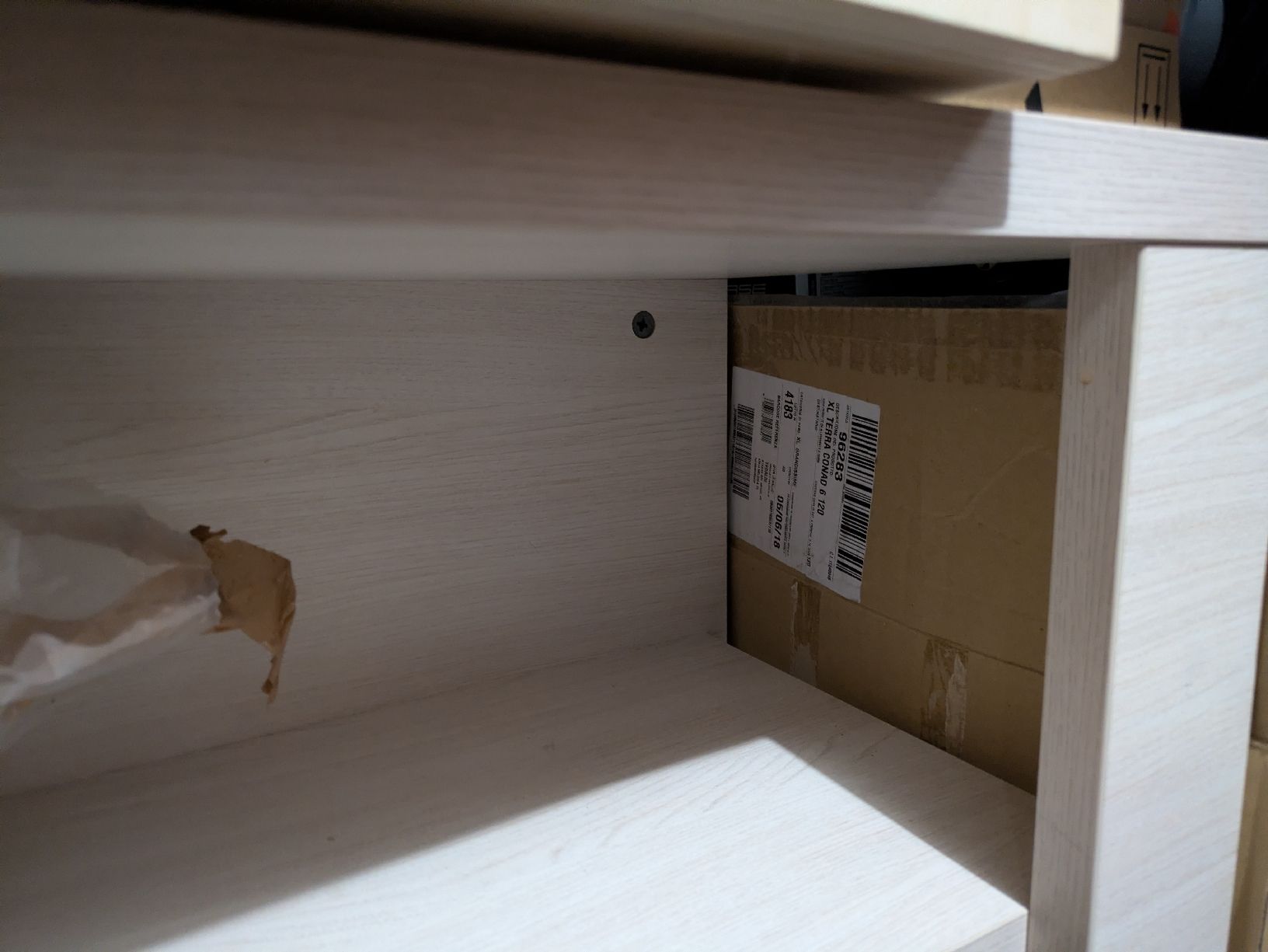 Regale: etagere + table de chevet – Gebraucht aus Matran von Taragor 4