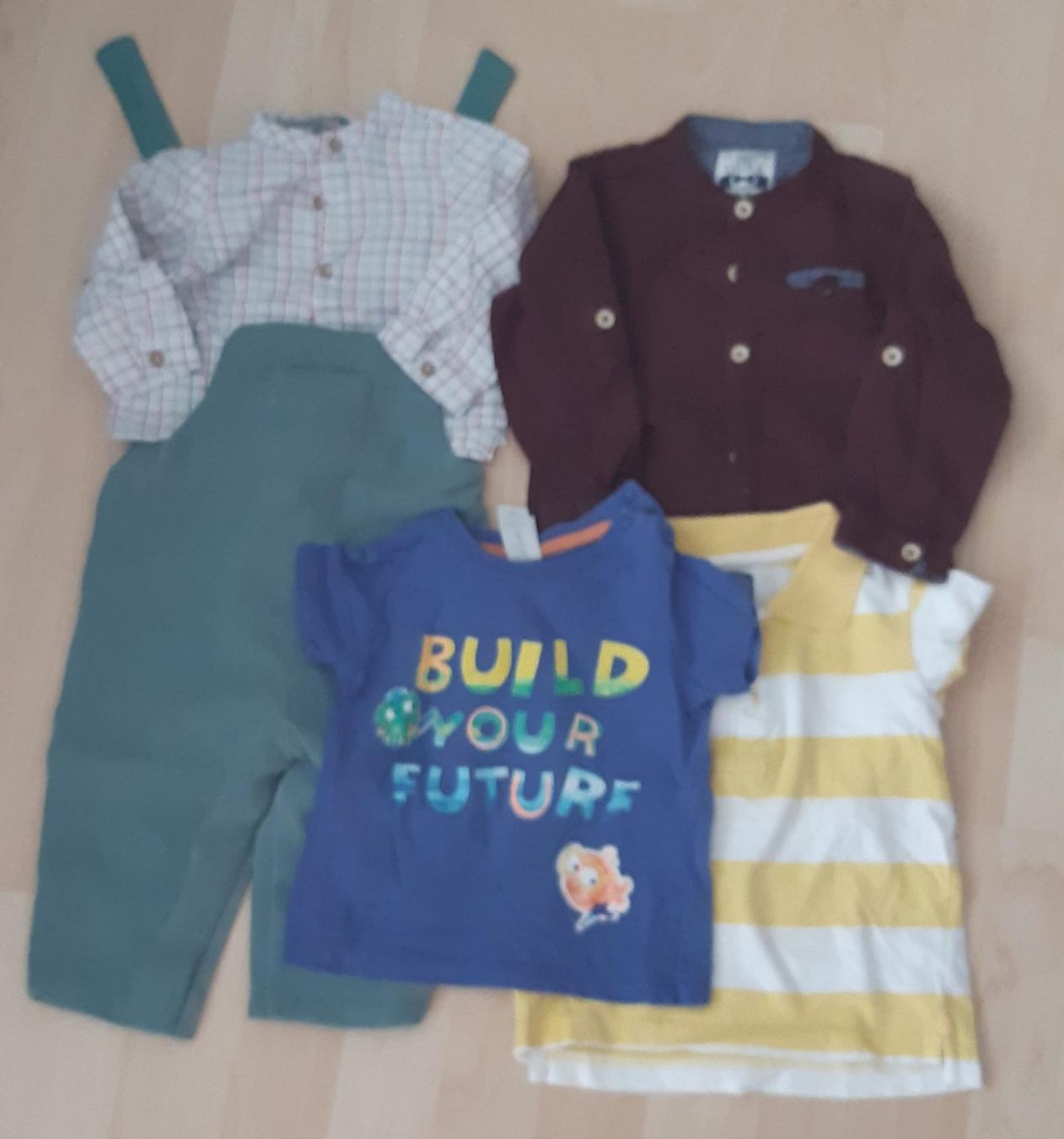 Lotti & Set di vestiti: Junge Kleiderpaket, 5 Stk. , Gr. 74 – Usato da sachseln venduto da soficool