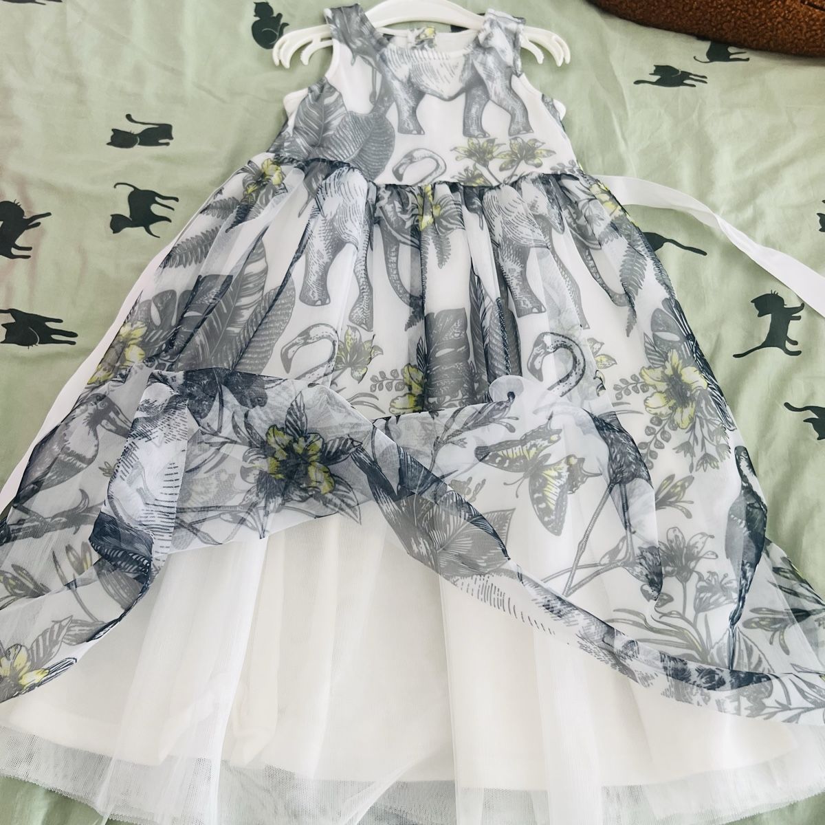 Robes et jupes: Kleid Mädchen Grösse 110 mit Tiermotiv – D'occasion à Meggen par mar_7r7m 2