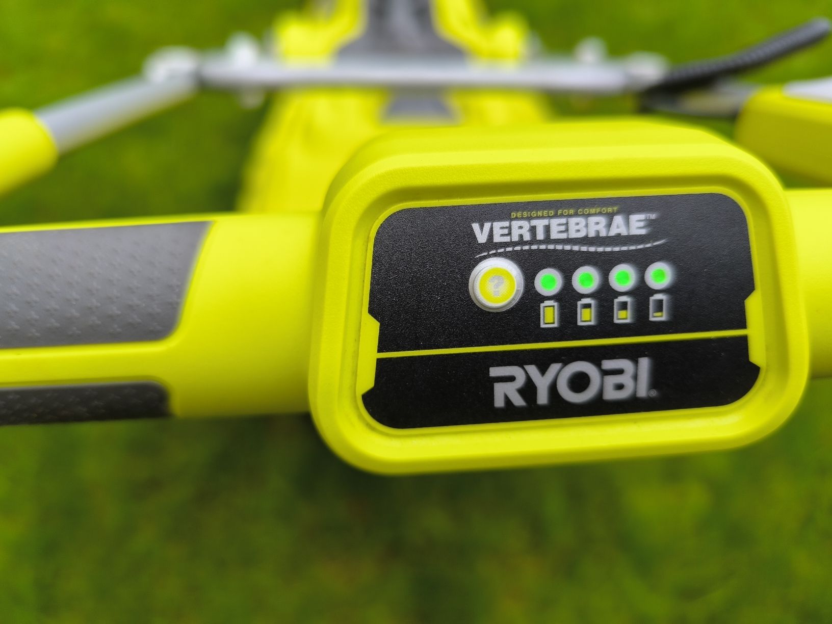Ryobi Tagliaerba: tondeuse ryobi à accu – Usato da Muraz (Collombey) venduto da Celine-v81 3
