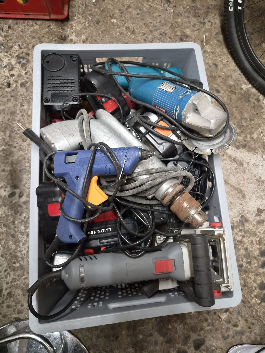 Tutti gli attrezzi: Diverse Akku-/ Kabelbohrer – Difettoso da Hochdorf venduto da TT_GARAGE