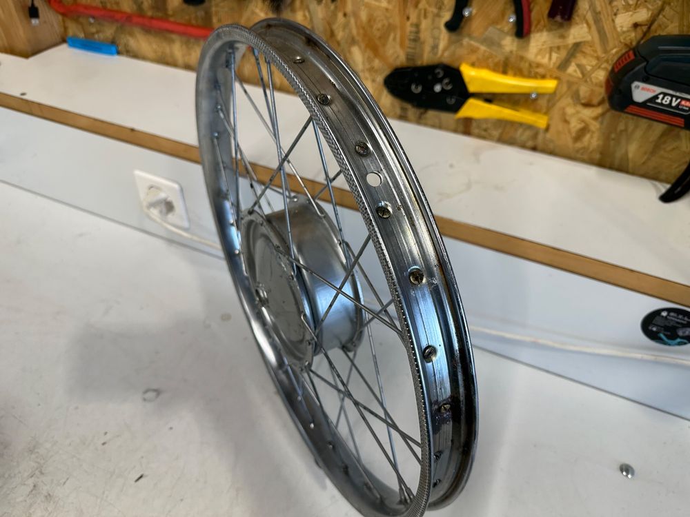 Schone Speichen Fur Motorradfelgen Bilder
