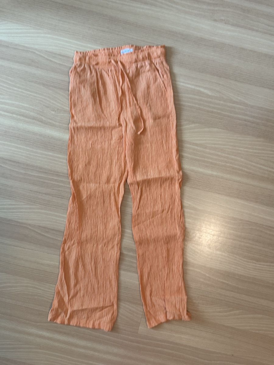 Primark Pantaloni: Orange Plissee-Hose (Gr. 36, Primark) – Usato da Luzern venduto da vqu_8gks