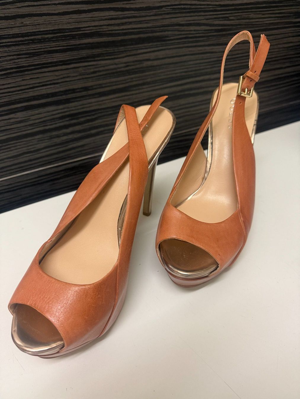 Guess Scarpe da donna: 29. Escarpins GUESS à vendre – Nuovo e nell'imballaggio originale da Le Locle venduto da tchanatakoua 2